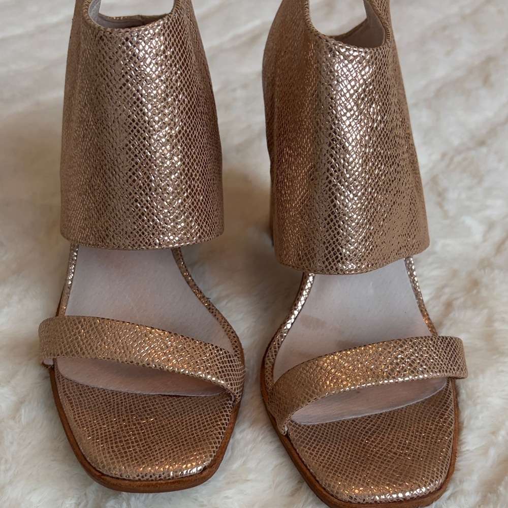 42 GOLD Metallic Rose Heeled Sandals